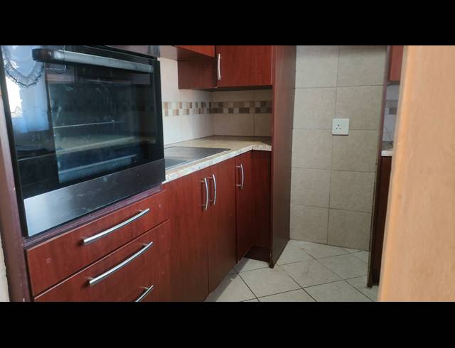 2 BEDROOM FLAT FOR SALE IN SILVERTON